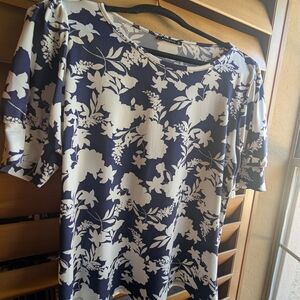 Staccato Navy and White Floral Short Sleeve Top